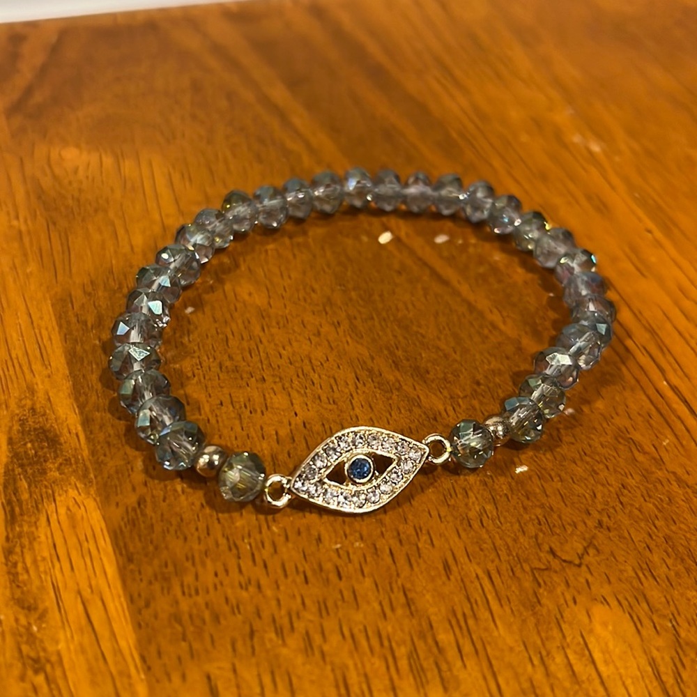 Elastic evil eye bracelet
